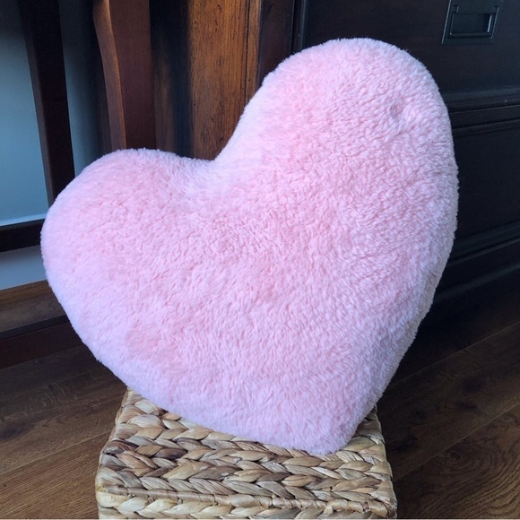 pink fuzzy heart pillow - Picture 1 of 2